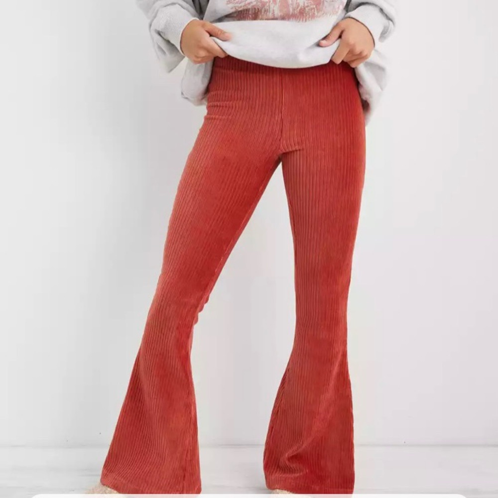 Aerie NWT Groove-on velour highwaisted flare leggings pants size M regular